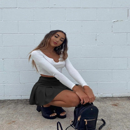 Fashionable pleated skirt for autumn/winter