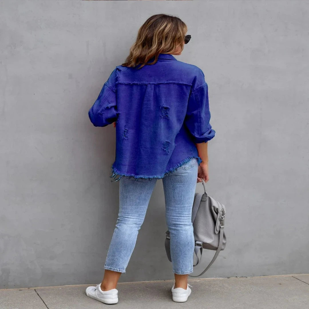 La veste en jean déchirée
