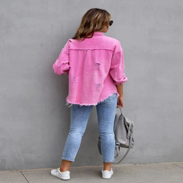 La veste en jean déchirée