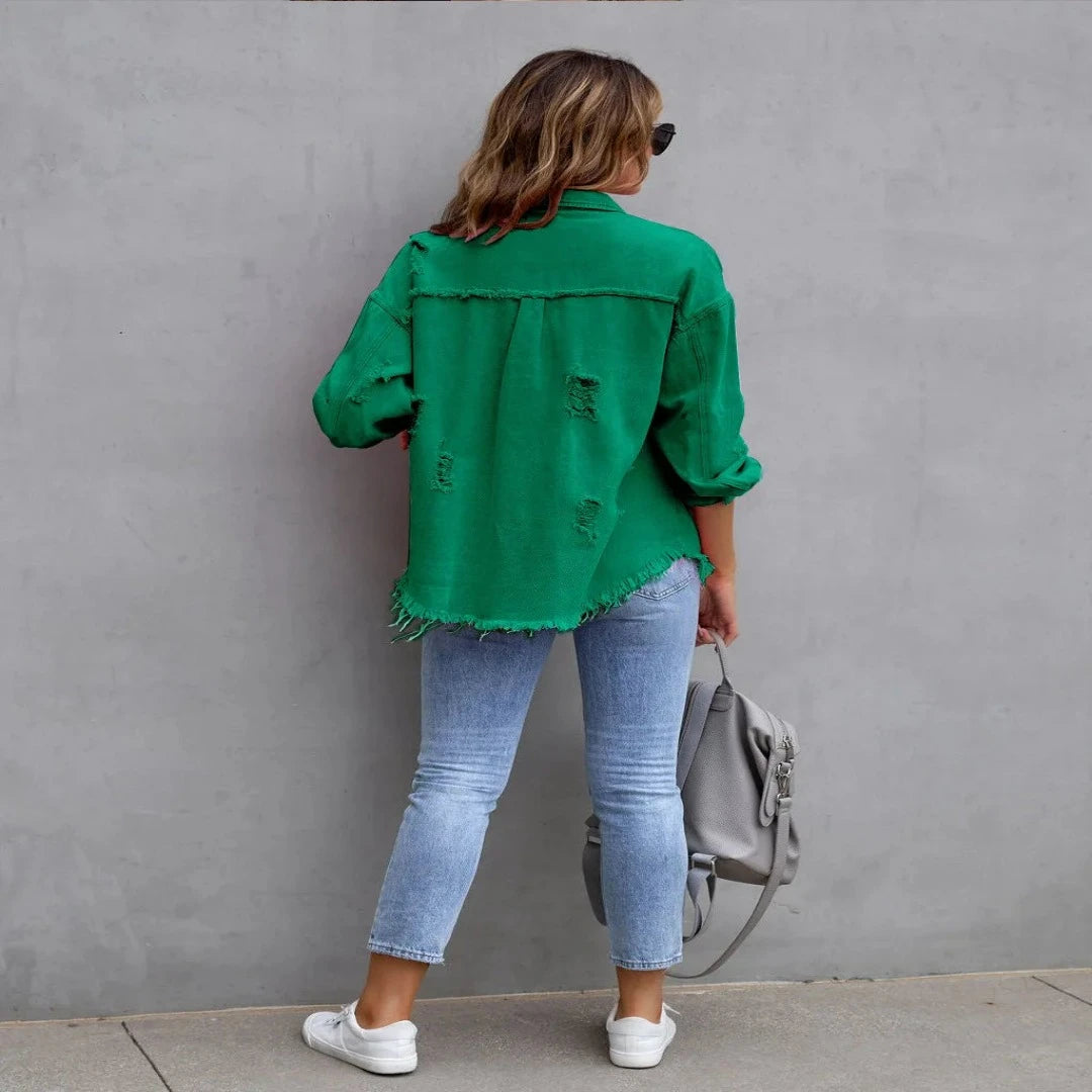 La veste en jean déchirée